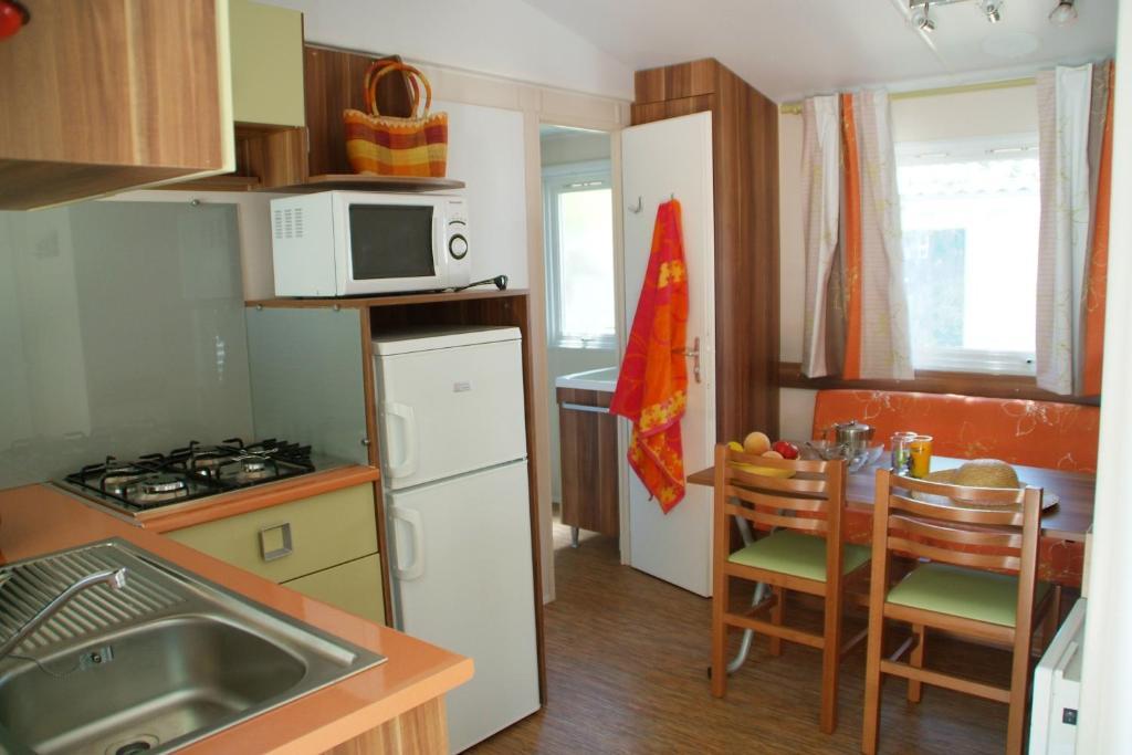 Camping Resort Les Champs Blancs Agde Cameră foto