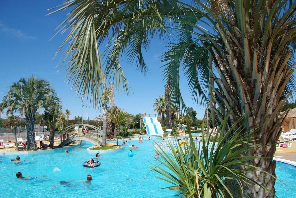 Camping Resort Les Champs Blancs Agde Exterior foto
