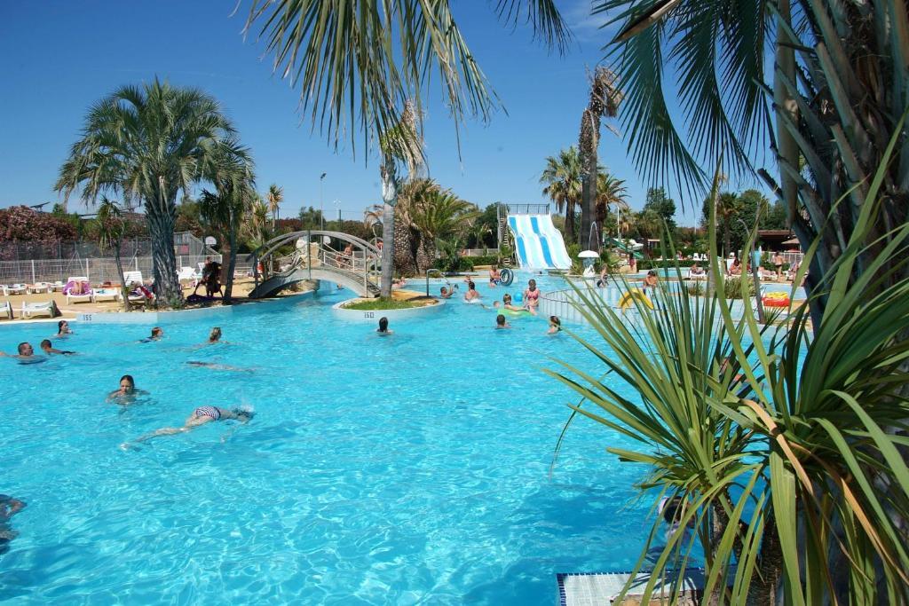 Camping Resort Les Champs Blancs Agde Exterior foto